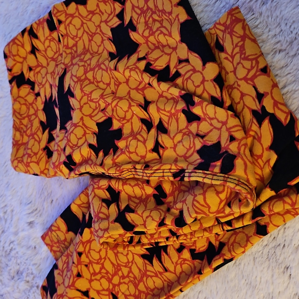 Lularoe Fall Leaf Floral Leggings